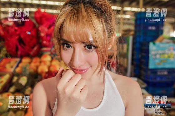 爱丝说：依美人的美图，你敢不下载吗？嘻嘻～