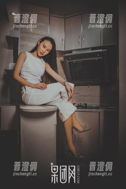 GIRLT果团网-Miss琪 GIRLT果团网 - 在线欣赏Miss琪的夏天作品,真心觉得空气中都弥漫着一丝稚嫩和叛逆。