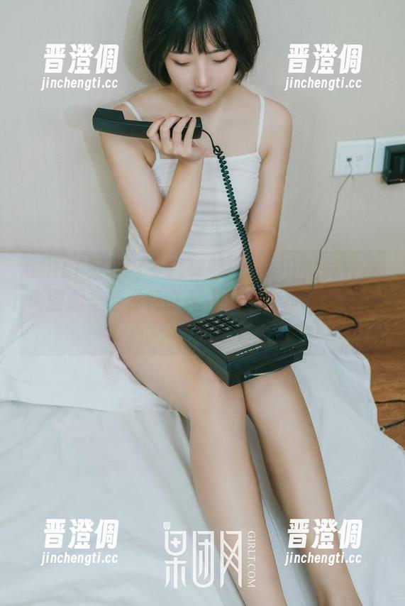 GIRLT果团网-周妍希 GIRLT果团网 - 白衬衫日常:周妍希在高清图册里启发我立即去找个白衬衫搭配牛仔裤!