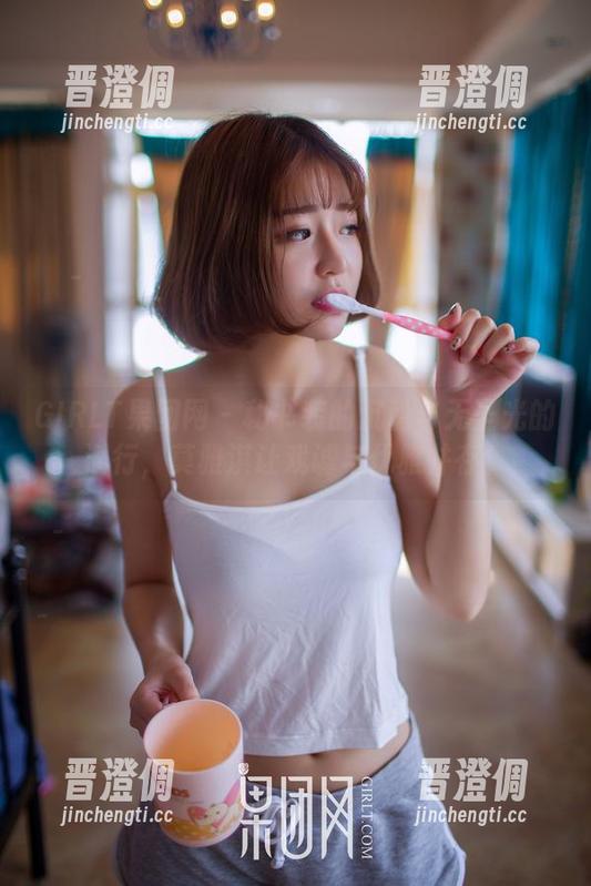 GIRLT果团网-莫雅淇 GIRLT果团网 - 秘书装的沉稳与无圣光的潜行,莫雅淇让戏谑与优雅并存!