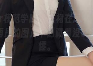 MFStar模范学院 – 红裙在风中摇曳，Laura苏雨彤的图片中隐藏着没说完的小情愫。