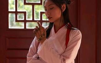 MiiTao蜜桃社 – 等米琪MIKI的灰丝写真集陪我一起沉默，下载图个安心吧？