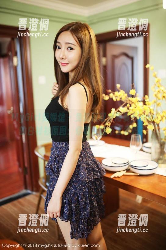 MyGirl美媛馆-伊雨蔓Fiona MyGirl美媛馆 - 免费获取伊雨蔓Fiona的白衬衫原图:你敢说这不太乖吗?