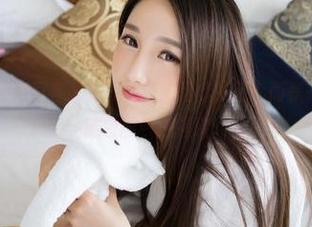 QingDouKe青豆客 – 这不会是施忆佳的腿，而是一个传说；美腿套图今日揭晓。