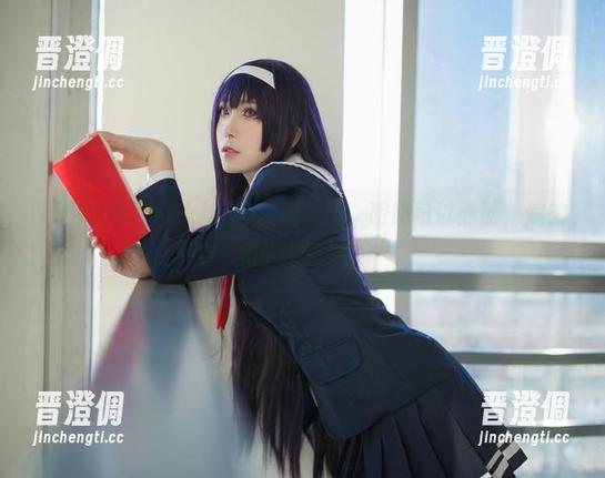 Sakiiii翎柒 原图登场:Sakiiii翎柒的裸足,明明可以靠脸,偏偏用脚博眼球?