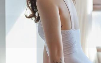 免费的肉丝图片：看Sira(시라)如何演绎这一绝妙搭配！