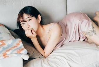 一窥Sonson(손손)的DarkMaid原图，柔和与暗黑的对峙，我的脑子里都开始乱转了。