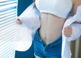 UGirls尤果网 – Zora若拉来了！比基尼无圣光，还送你一套图，惊不惊喜？