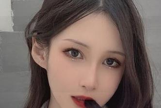 如果Vams子穿着这个套装去超市，肯定会保持十米开外的安全距离，cos赶快分享！