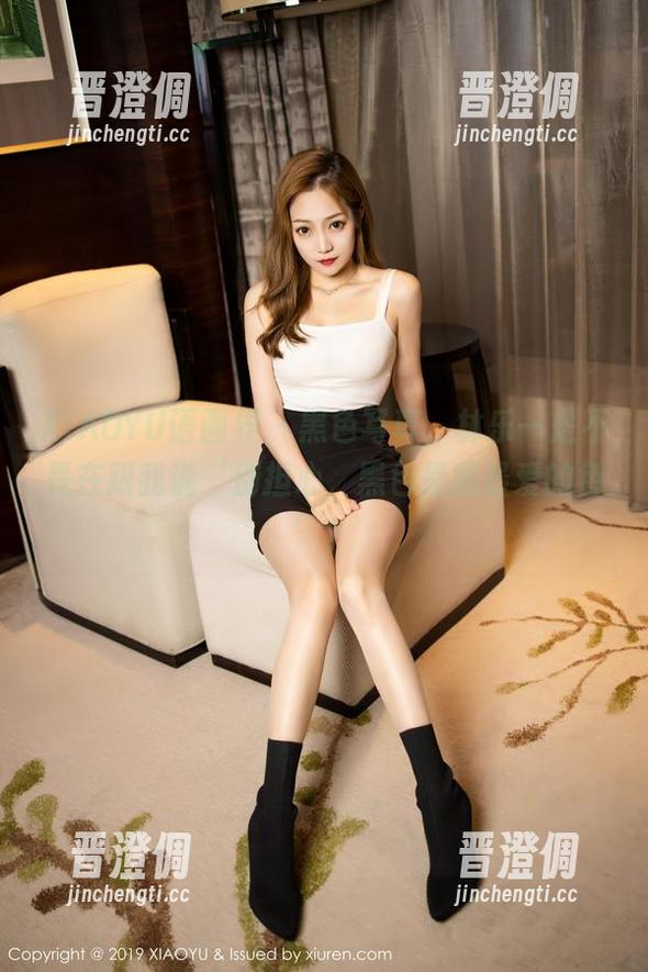 XIAOYU语画界-林乐一 XIAOYU语画界 - 黑色写真,林乐一是不是在跟我说‘别担心,黑色是我最爱的色’?