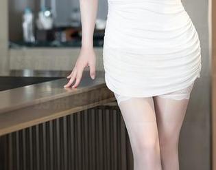 XIAOYU语画界 – 纯白如雪，梦心月在私房照里的轻盈一瞬