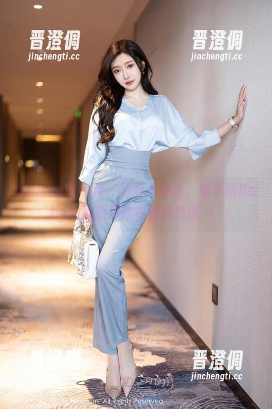 Xiuren秀人网-狐小妖Baby Xiuren秀人网 - 写真不油腻,狐小妖Baby的油亮探险在图库里蹦跶!