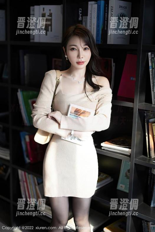 Xiuren秀人网 - 美图+黑丝，玥儿玥er的图包，居然让我想起了那个夏天…