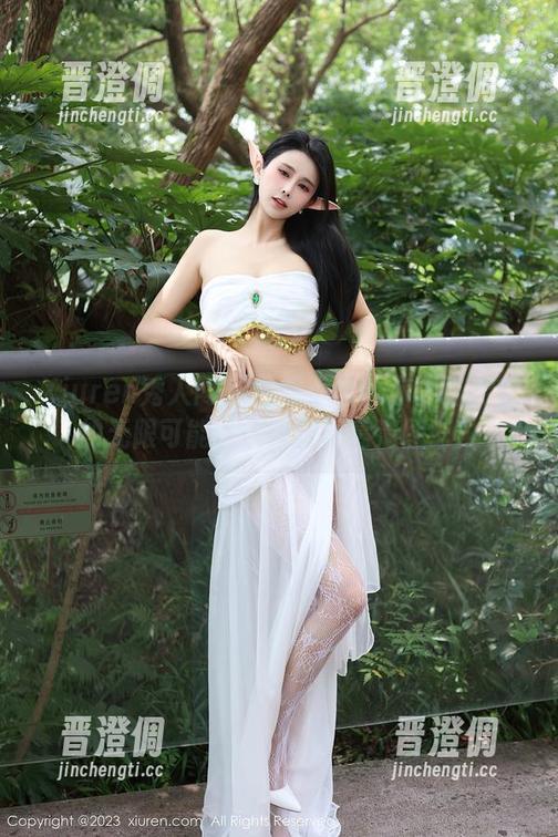 Xiuren秀人网 - 白露小猪带你领略皮衣的无限可能，快来翻阅高清图册！