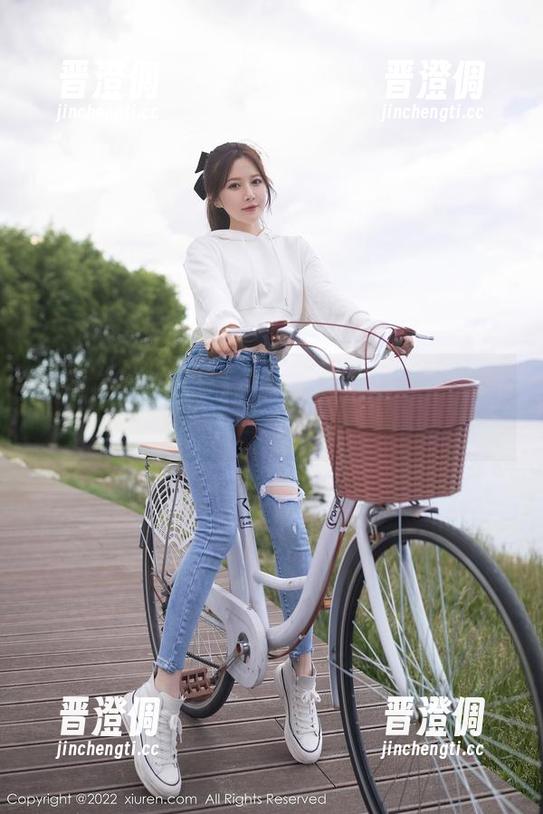 Xiuren秀人网-菲儿beauty Xiuren秀人网 - 菲儿beauty的浴室原图,原来水涨船高是真有其事啊。