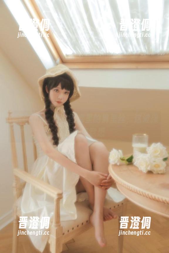 fushii_海堂 看fushii_海堂图库里的裤里丝,这波操作有点意思