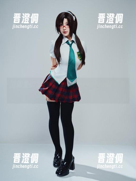 图册里的黑白风，puypuychen能不能再加点色彩？