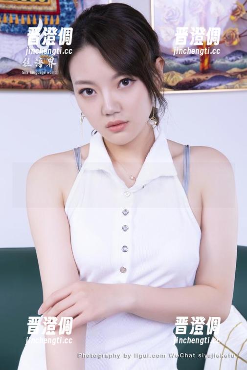 丽柜-兔子 丽柜 - 当兔子邂逅圣诞:哪怕是一场简单的套图也乐在其中