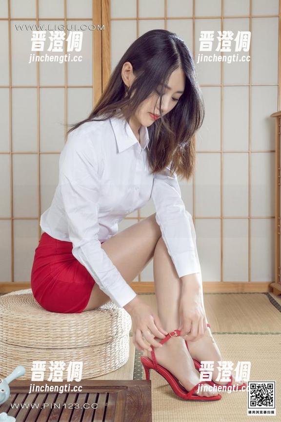 丽柜-美美 丽柜 - 套图时刻!美美的礼服让你想起那些年你穿不上的婚纱...