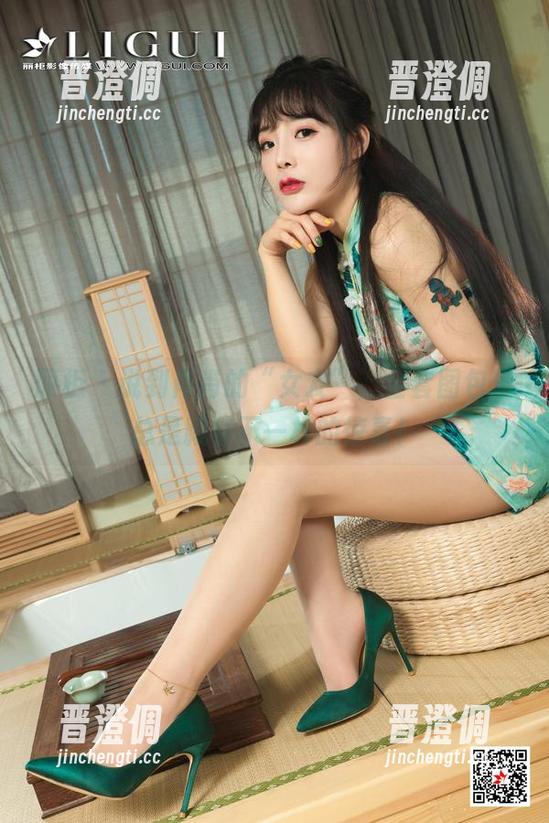 丽柜-肖肖 丽柜 - 说到肖肖的“女友”,全套图包里总是藏着不一样的惊喜!