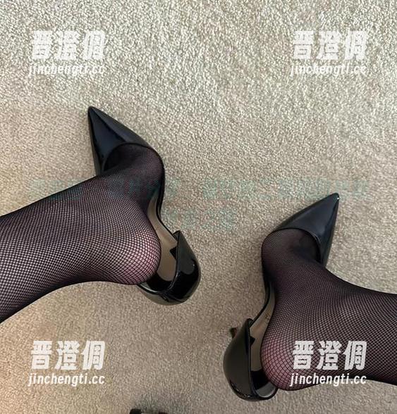 保守的二舅妈 微密圈 - 照片分享:保守的二舅妈的丝袜梦游之旅