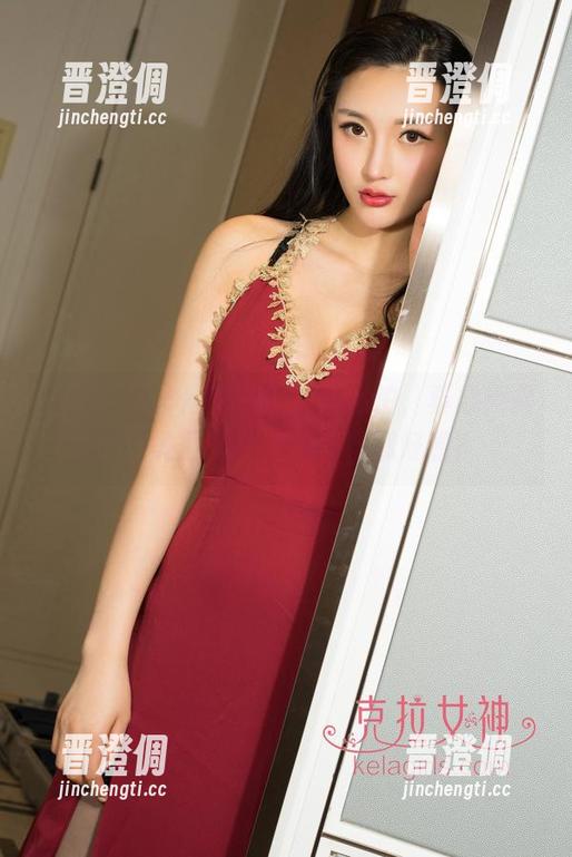 克拉女神-依娜丝 克拉女神 - 依娜丝的白色私拍,真心羡慕她的美图技巧,怎么穿都好看?