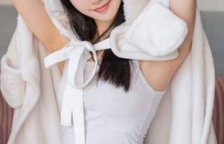 拜托，喵糖映画最新的兔耳家居服照片，怎么看都是那味…但我好像不太能抓住重点。