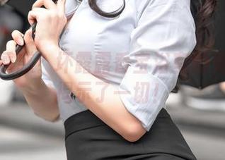 禁忌的诱惑？坏露露香宝浴室的免费图册揭示了一切！