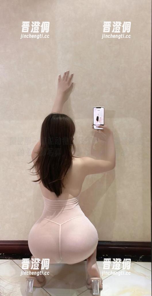 微密圈 - 谁说动物园只见兔子？奶宝妹纸的兔女郎写真，也等你下载带回家。
