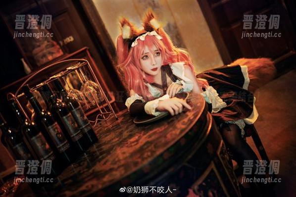 奶狮不咬人与赫萝的狂欢合集：萌态与搞怪的完美结合！