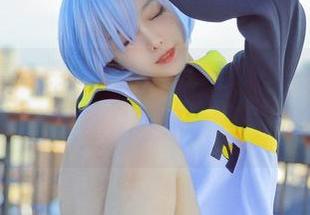 图片里的小鹿鹿shika，看起来像个迷路的少女，恍惚间想给她个方向。
