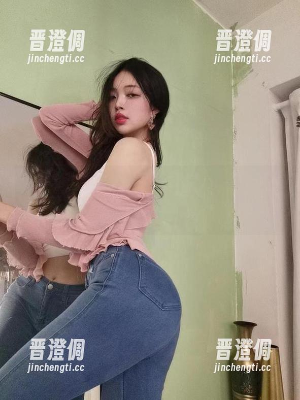 徐珺大哥 微密圈 - 本以为免费图包太“划算”,没想到徐珺大哥舰长提督系列竟是如此诱人。