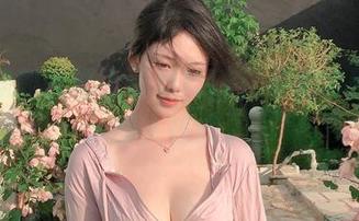 当抖娘利世遇上蕾丝珍珠，私拍套图开启撩人模式。