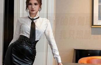 星颜社 – 看Emily尹菲的瑜伽原图，怎么能把身材练得这么好？我只想躺着吃薯片…