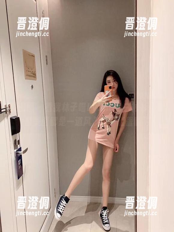 微密圈 - 看我林子喵Lynne的白衬衫，整套美图都是一道风景线，随盖随飞