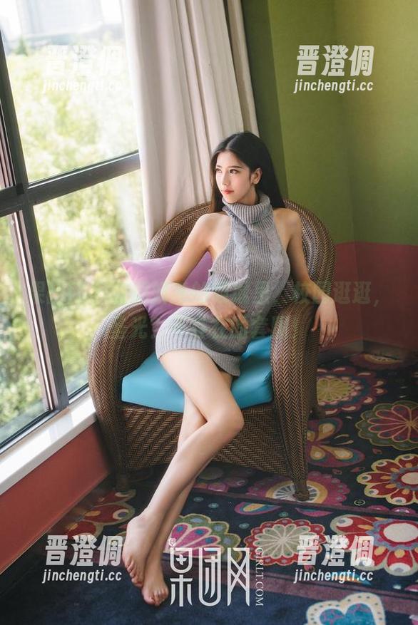 果团网-周妍希 果团网 - 在周妍希的领域里,校园逛逛,圣光?不存在的套图!