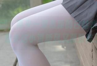 森萝财团，再来一波最新的白丝水手服照片，看来这小清新风又要登陆了。