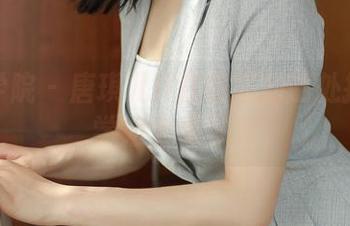 模范学院 – 唐琪儿il在校园的四处探险：学姐全集写真