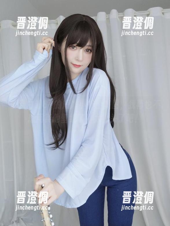 白银81 看到白银81的短发小护士美图,我再也不想用其他壁纸了,太上头了吧!