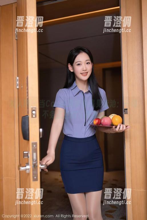 秀人网-Carol周妍希 秀人网 - 当Carol周妍希遇见泳池:一场不务正业的写真派对