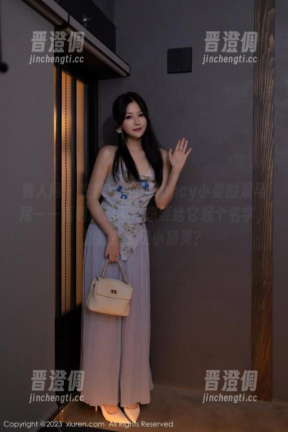 秀人网-Nancy小姿 秀人网 - 在线写真:Nancy小姿的双马尾——看着就忍不住想要给它起个名字,猫猫?还是小精灵?