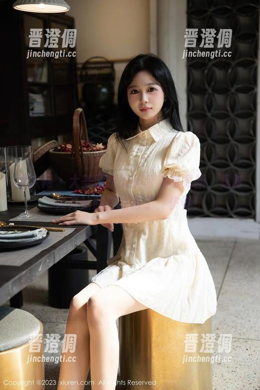 秀人网-大美媚京 秀人网 - 大美媚京的长腿图包更新,是时候开始腿控生涯了,快鸭!