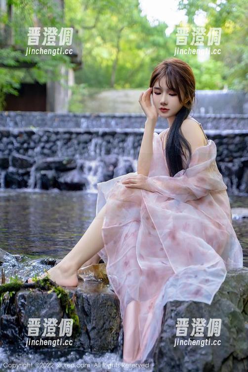 秀人网-娜露Selena 秀人网 - 一档免费的兔女郎真人秀,娜露Selena来挑战原图大赛,你准备好了吗?