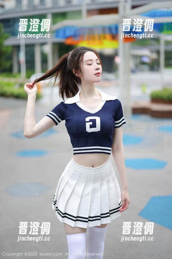 秀人网-婠婠么 秀人网 - 这套水手服写真,婠婠么给我一种从未体验过的海风,虽然我其实一直只在家里。