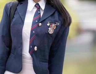秀人网 – 带着疑惑来看安然maleah的黑丝图册，高清得让人思考人生…