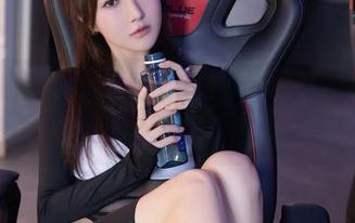 秀人网 – 白丝私房图包：李可儿怎么又把这条搭配玩出了花样？