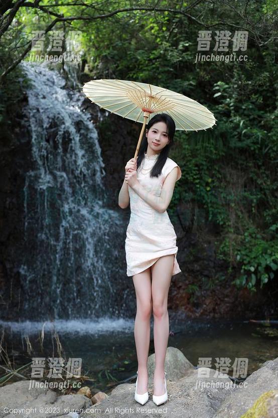 秀人网 - 我居然看到了柚柚小奶瓶的短裙原图，免费分享，赶紧来围观！