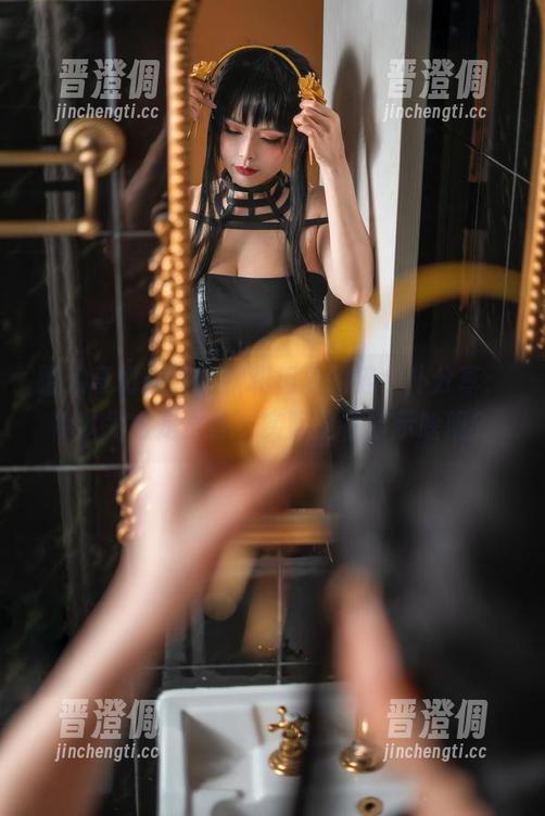 踏入奇幻空间，秋和柯基的猫女仆分享：你以为它是女仆，实际上在暗示啥呢？