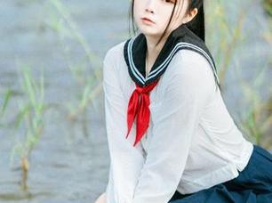 这就是落落Raku的“闪光少女”，cos的快乐似乎超级contagious
