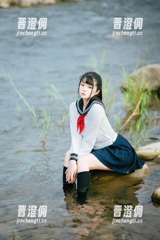 落落Raku 这就是落落Raku的“闪光少女”,cos的快乐似乎超级contagious